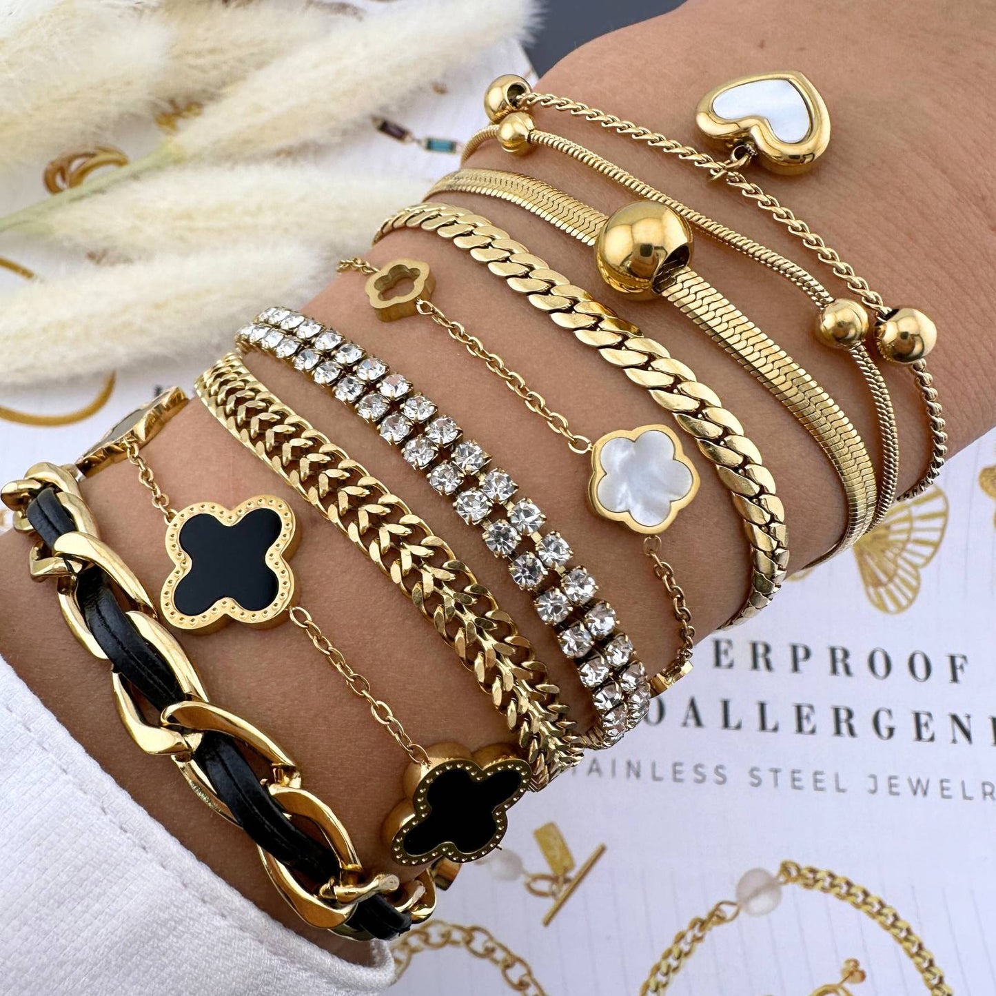18K gold plated Stainless steel Flowers bracelet, Intensity