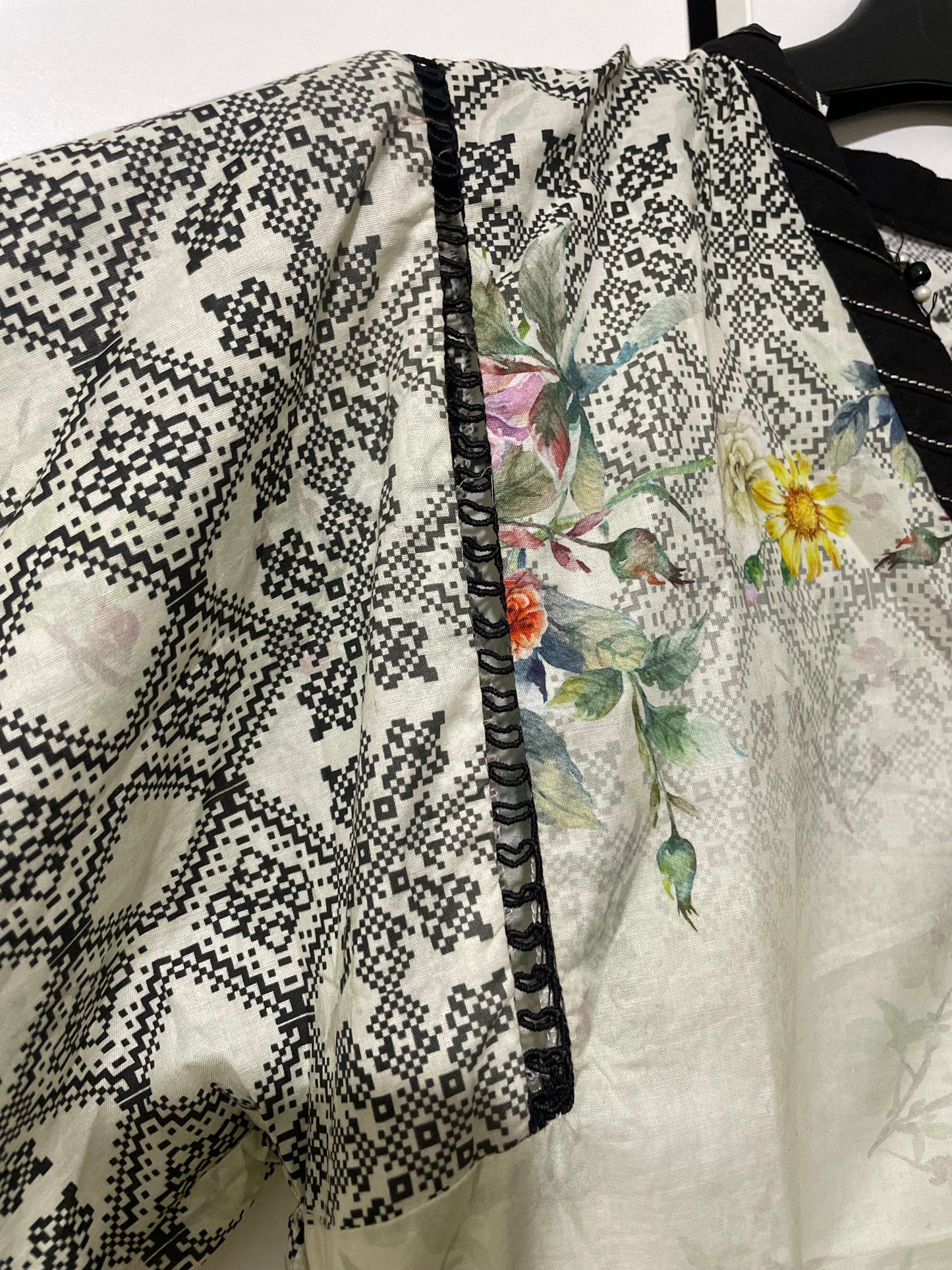 Gul Ahmed off white lawn Digital printed Shurt kurta with flared sleeves