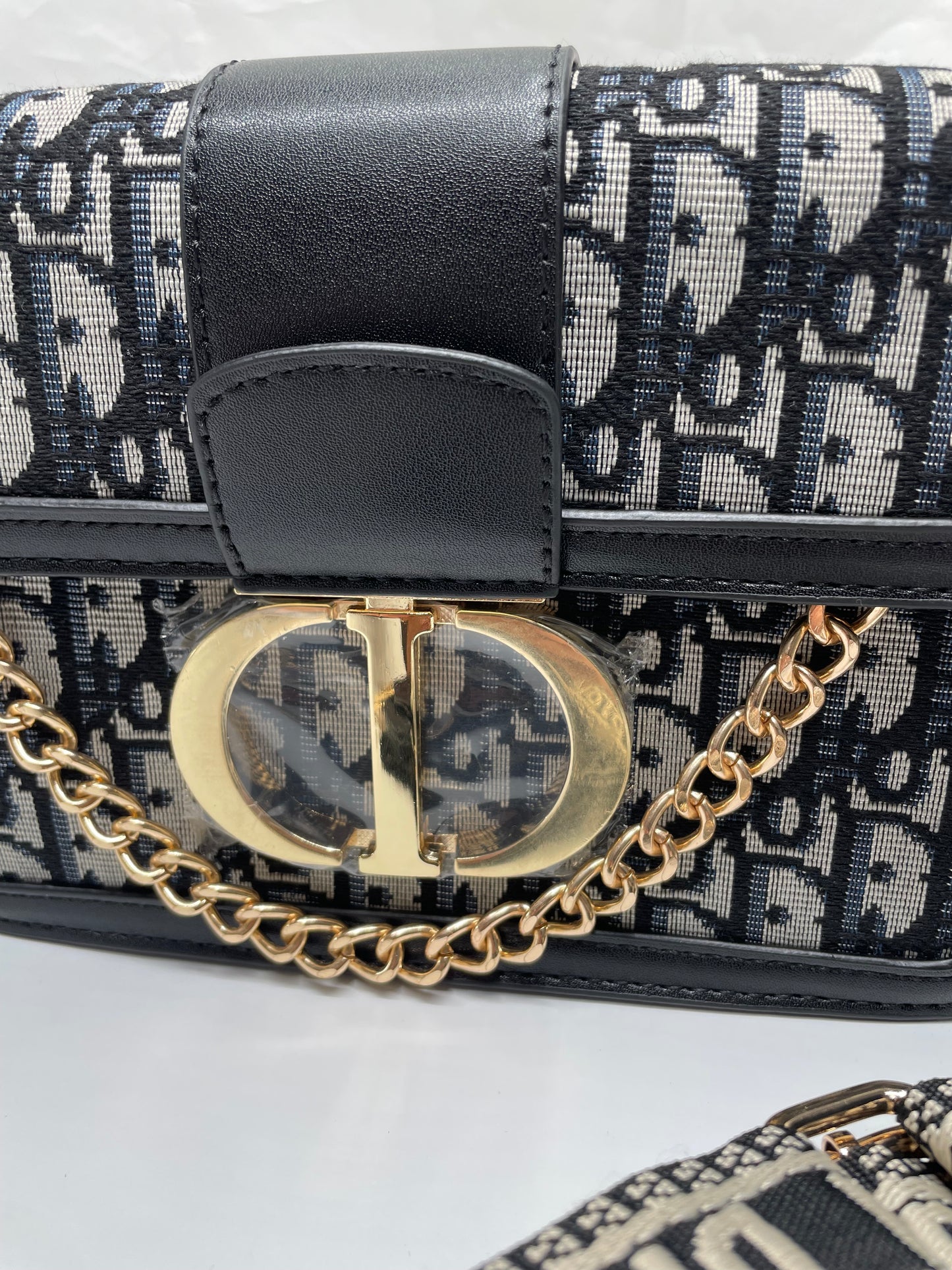 Christian Dior oblique 30 mantaingue Bag in black long strap included