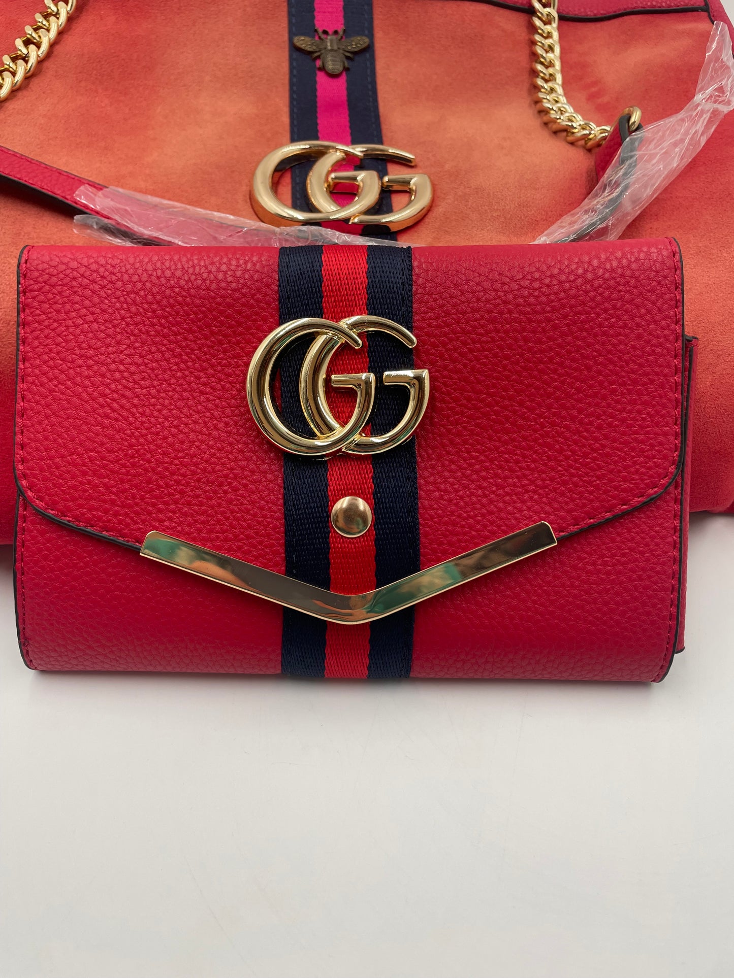 Gucci 2 pcs handbag Burdendy red wallet included