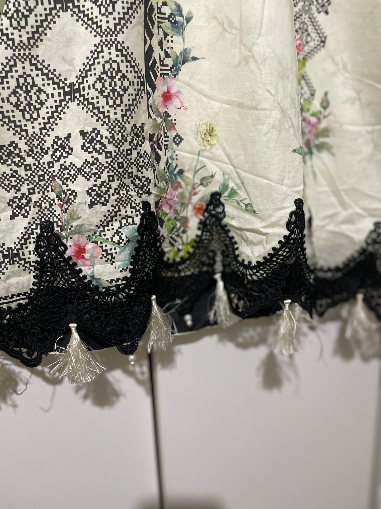 Gul Ahmed off white lawn Digital printed Shurt kurta with flared sleeves