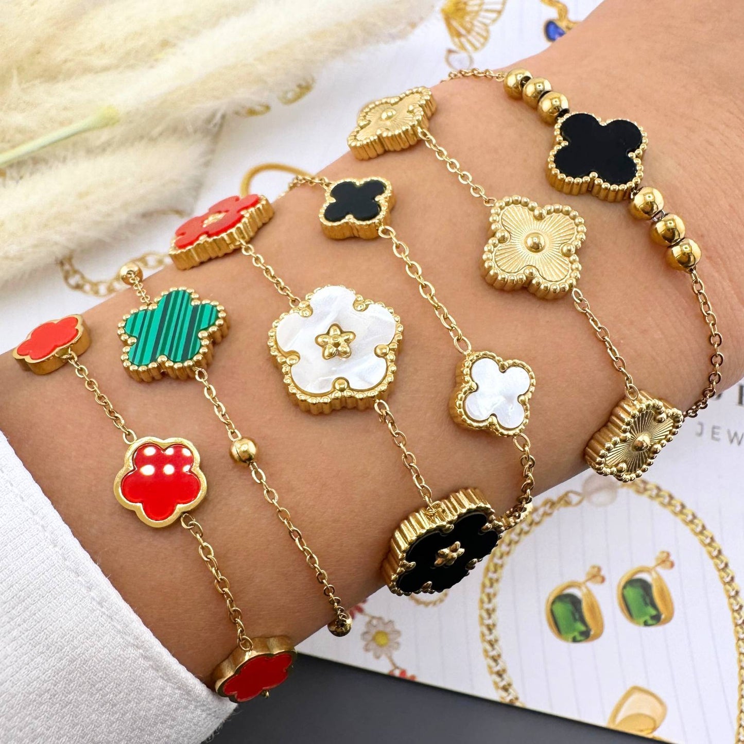 18K gold plated Stainless steel  Flowers bracelet, Intensity