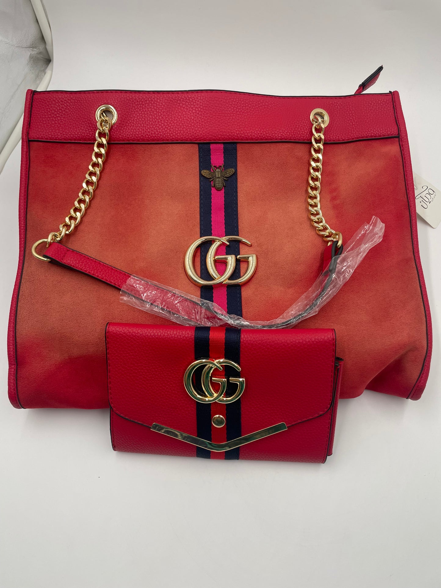 Gucci 2 pcs handbag Burdendy red wallet included