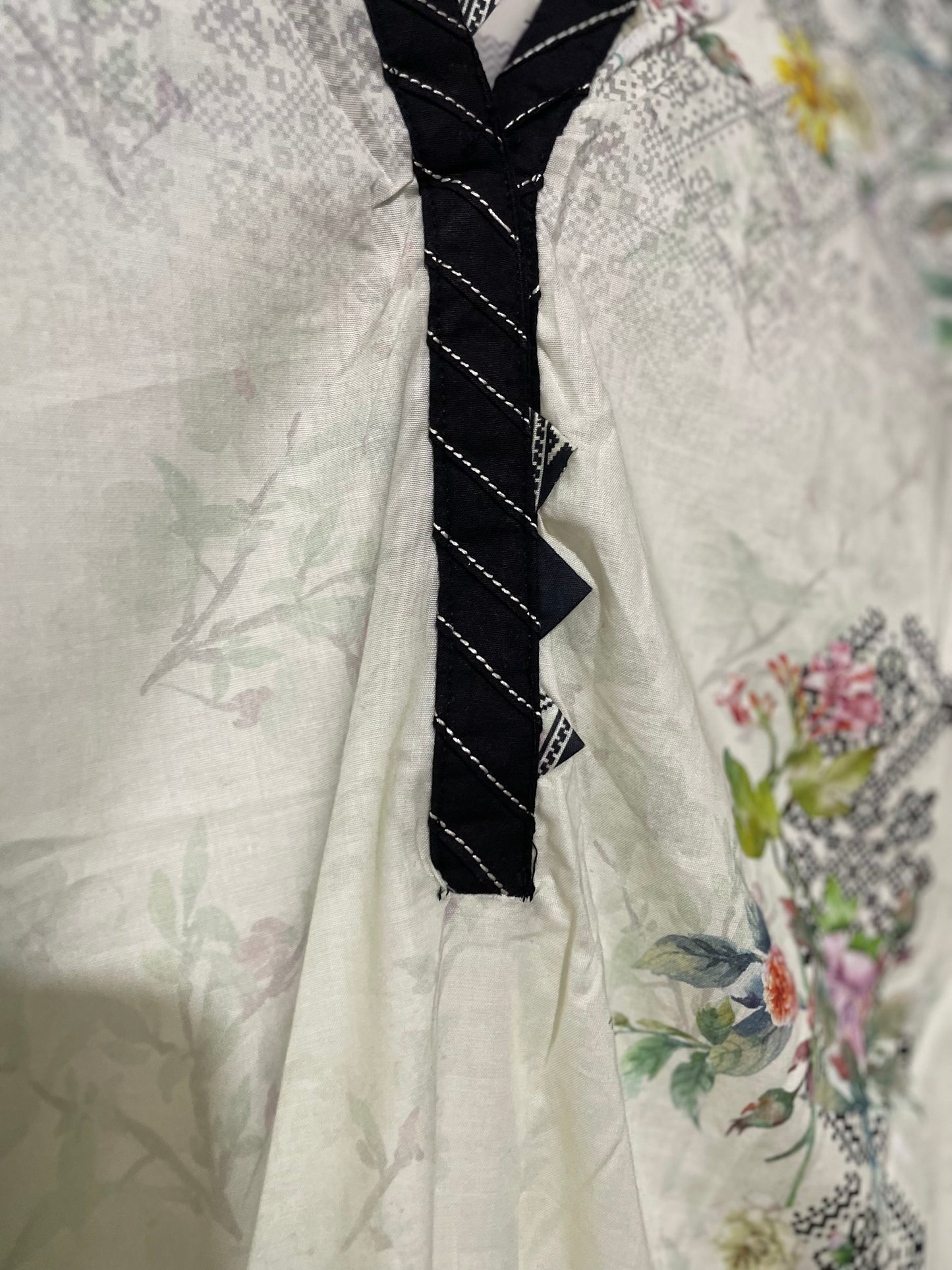 Gul Ahmed off white lawn Digital printed Shurt kurta with flared sleeves