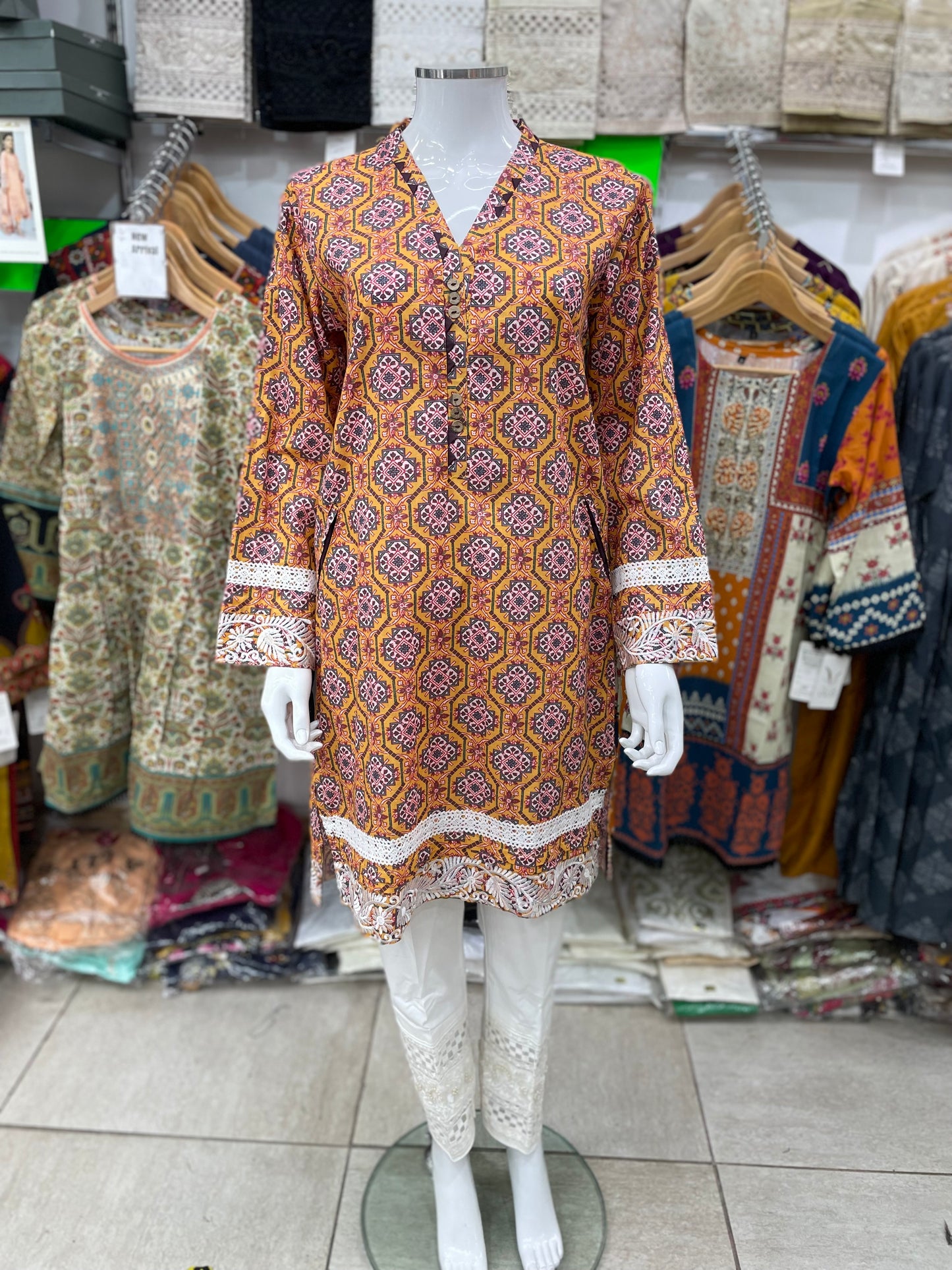 Gul Ahmed pret casual lawn cambrick kurta