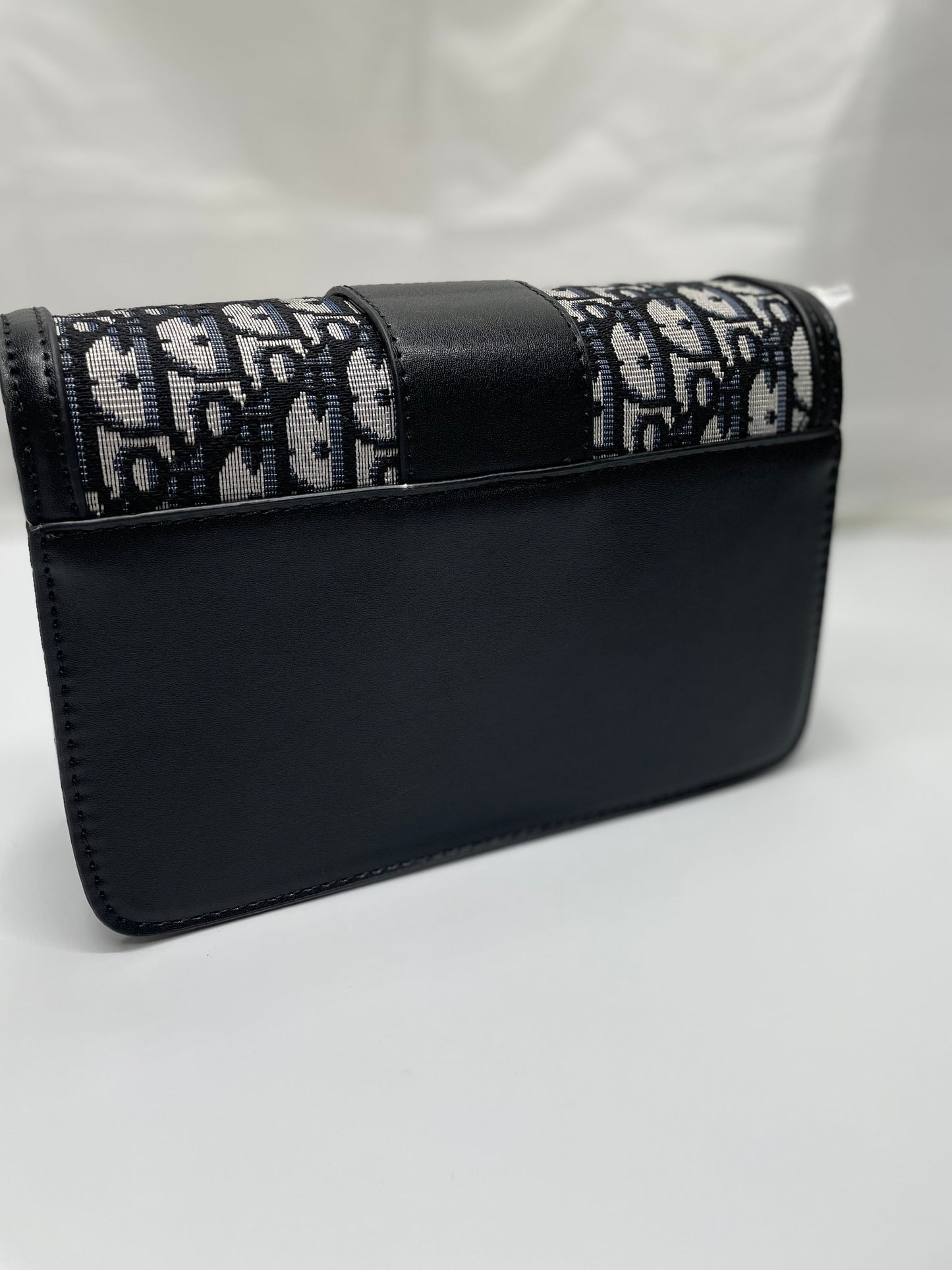 Christian Dior oblique 30 mantaingue Bag in black long strap included